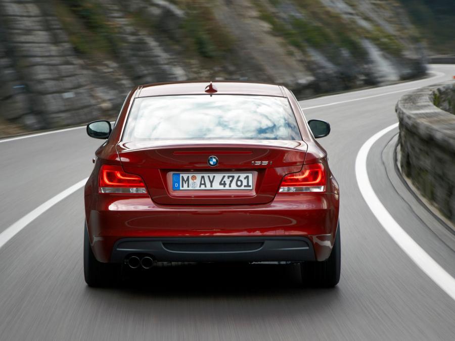  BMW 135i Coupe 2011 года  (фото 4 из 16)